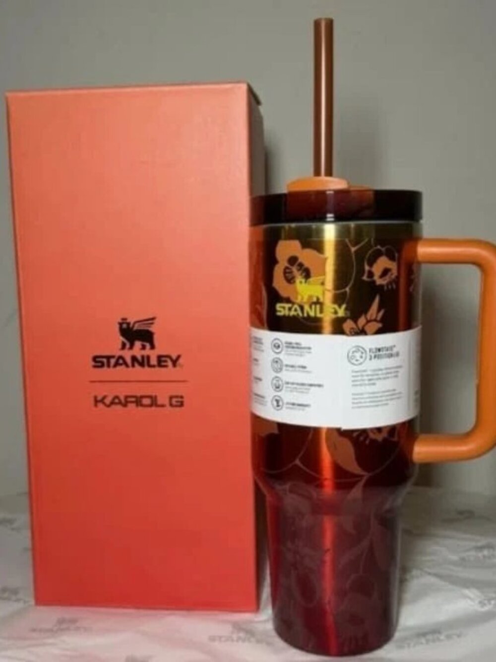 Stanley x Karol G Quencher H2.0 FlowState Tumbler 40 oz KAROL G FLOR w/ Straw